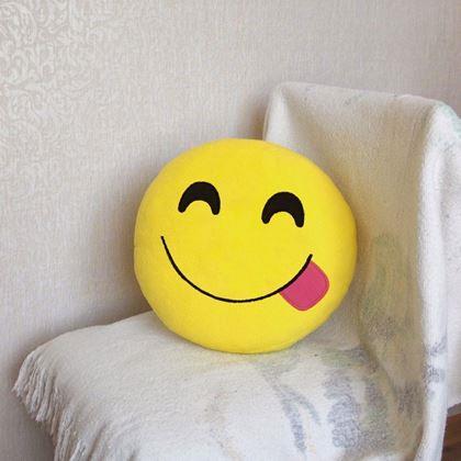 Imaginea din Emoji pernă - limbă scoasă