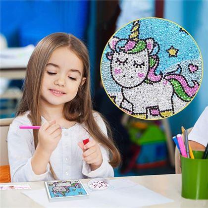 Imaginea din Pictură cu diamante pentru copii - unicorn mic