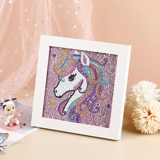 Imaginea din Pictură cu diamante pentru copii - unicorn mare