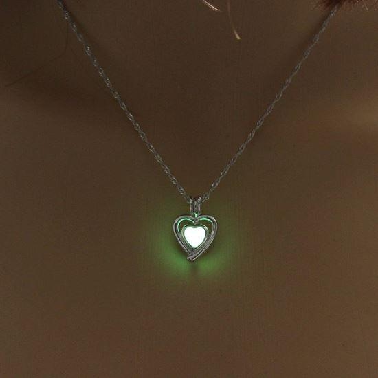Imaginea din Colier cu pandantiv - inimioară luminoasă