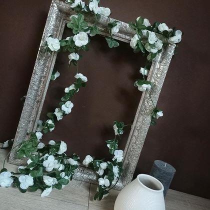 Imaginea din Ghirlandă cu trandafiri - albă