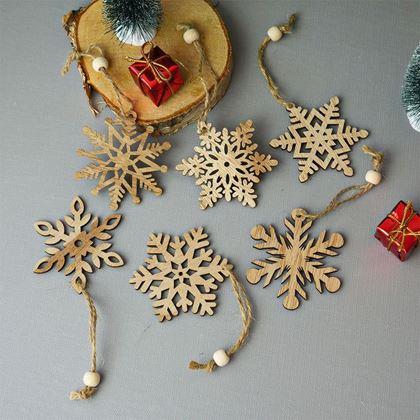 Imaginea din Set de 6 ornamente de Crăciun din lemn - fulgi de zăpadă