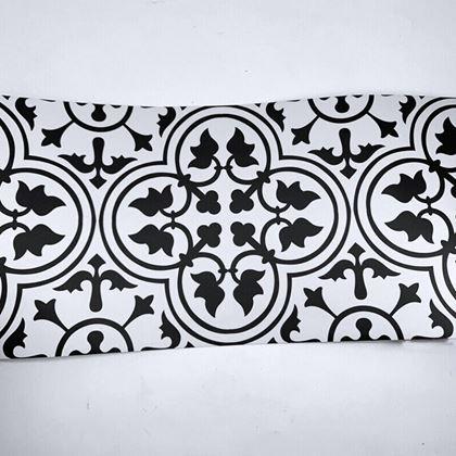 Imaginea din Folie autocolantă pentru mobilier și podea 3m - ornament alb-negru