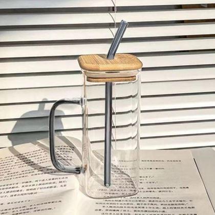 Imaginea din Pahar pătrat cu capac, pai și mâner - 350 ml
