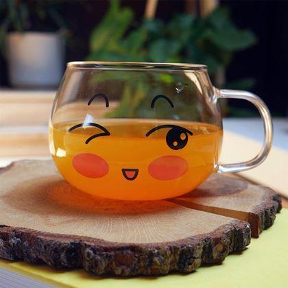 Imaginea din Cana emoji - clipind din ochi