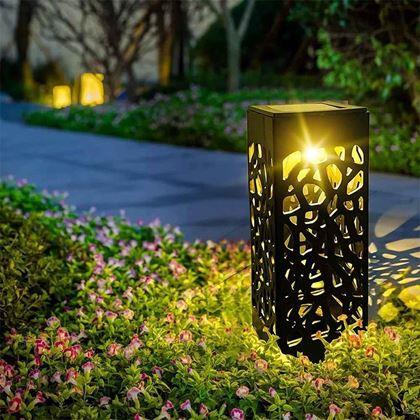 Imaginea din Iluminat solar pentru grădină cu ornamente