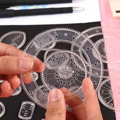 Imaginea din Set de șabloane de desen - spirograf