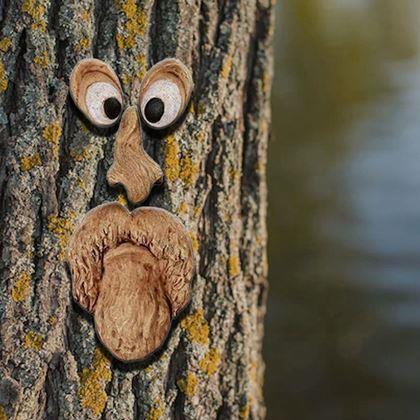 Imaginea din Decorațiune pe copac  -  față înfricoșătoare