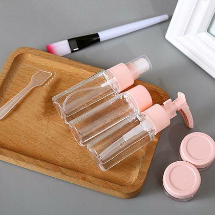Imaginea din Set de sticluțe de voiaj pentru cosmetice în trusă pentru avion 50 ml