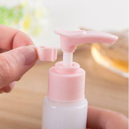 Imaginea din Set de sticluțe de voiaj pentru cosmetice în trusă pentru avion 50 ml