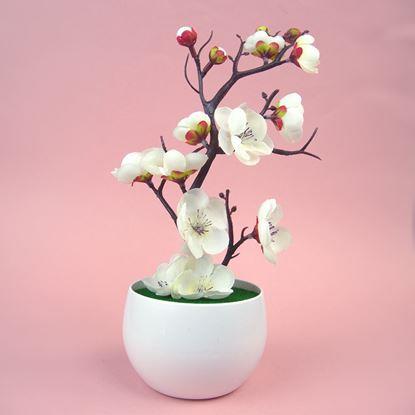 Imaginea Floare artificială într-un ghiveci