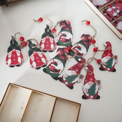 Imaginea din Set de ornamente de lemn pitici 9 buc - roșu în verde set