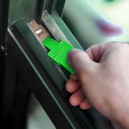 Imaginea din Ustensilă pentru curățarea ramelor/șanțurilor ferestrelor