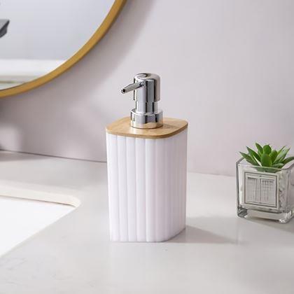 Imaginea din Set de baie alb cu elemente din lemn - 4 piese