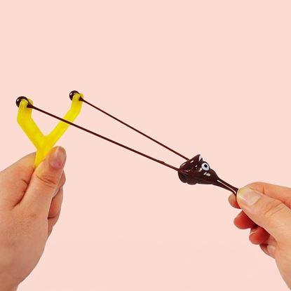 Imaginea Slingshot cu caca
