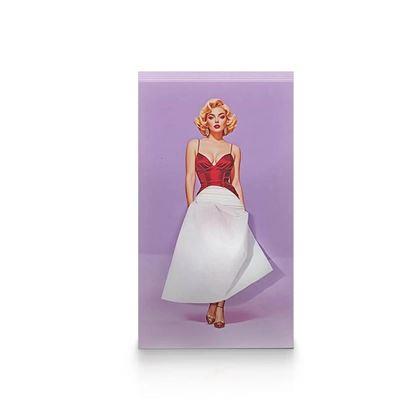 Imaginea din Batiste de hârtie la cutie - doamnă în rochie