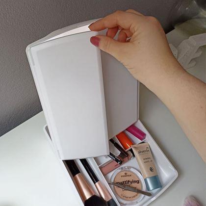 Imaginea din Oglindă cosmetică pliabilă cu iluminare LED
