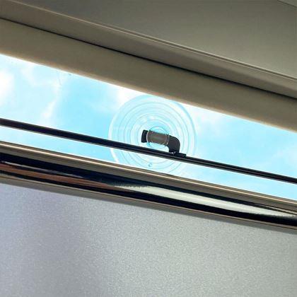 Imaginea din Jaluzea rulabilă împotriva soarelui deschisă 68 x 125 cm