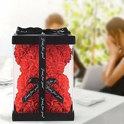 Imaginea din Ursuleț din trandafiri în cutie cadou