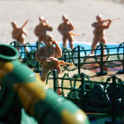 Imaginea din Set militar de 40 de piese cu saltea de joaca