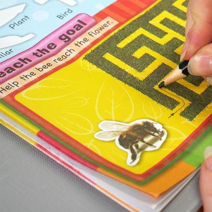 Imaginea din Caiet de exerciții pentru limba engleză + 100 de autocolante -  animale