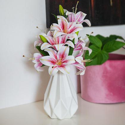 Imaginea din Buchet artificial de crini - roz rozaliu cu dungi
