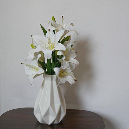 Imaginea din Buchet artificial de crini - alb