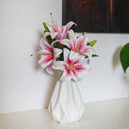 Imaginea din Buchet artificial de crini - roz rozaliu cu dungi