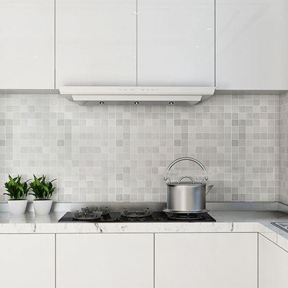 Imaginea din Folie pentru renovarea blatului de bucătărie  -  albă