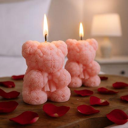 Imaginea din Lumânare cadou ursuleț de pluș făcut din trandafiri - roz

