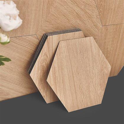Imaginea din 10 panouri hexagonale autoadezive - lemn deschis la culoare