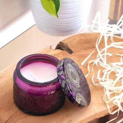 Imaginea din Lumanare parfumată în sticlă  -  violet, aromă de flori