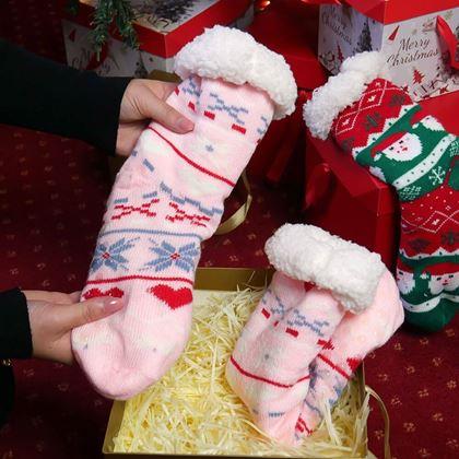 Imaginea din Șosete călduroase de Crăciun cu blană  - ornamente de sărbătoare