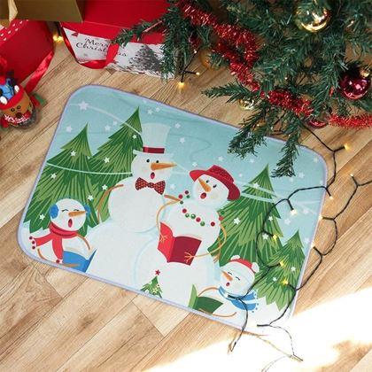 Imaginea din Roșcovă de Crăciun  - oameni de zăpadă