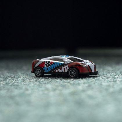 Imaginea din Mașinuță de cascadorii  -  alb roșu