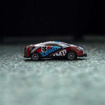 Imaginea din Mașinuță de cascadorii  -  alb roșu