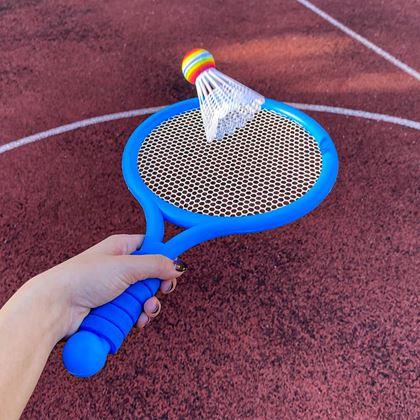 Imaginea din Set de badminton pentru copii – rachete, minge, fluturaș