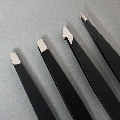 Imaginea din Set de pensete 4 bucăți în etui - negru