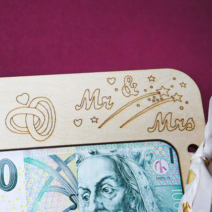 Imaginea din Cadou de nuntă - cutie din lemn pentru bani