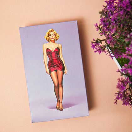 Imaginea din Batiste de hârtie la cutie - doamnă în rochie