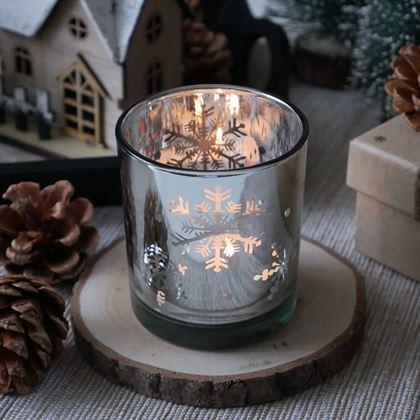Imaginea din Sfeșnic de Crăciun din sticlă pentru lumânare tip pastilă -  fulgi de zăpadă