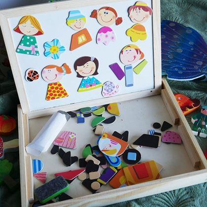 Imaginea din Tablă magnetică de lemn - figurine