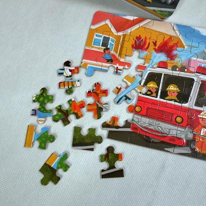 Imaginea din Puzzle pentru copii într-o cutie de tablă  -  pompieri