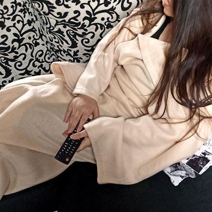 Imaginea din Pătură TV cu mâneci -  cremă