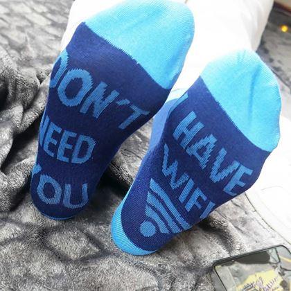 Imaginea din Șosete - nu te mai am nevoie, am Wi-Fi