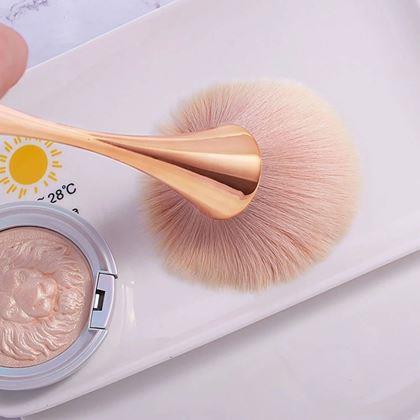 Imaginea din Perie de pudr  -  aurie