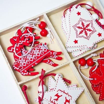 Imaginea din Set de ornamente din lemn 12 bucăți - mix de Crăciun