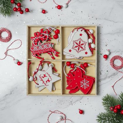 Imaginea din Set de ornamente din lemn 12 bucăți - mix de Crăciun