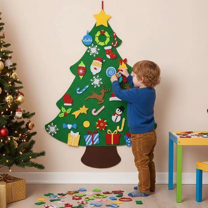 Imaginea din Pom de Crăciun montat pe perete pentru decorare