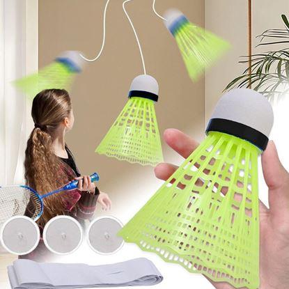 Imaginea Antrenor de badminton cu 3 mingi